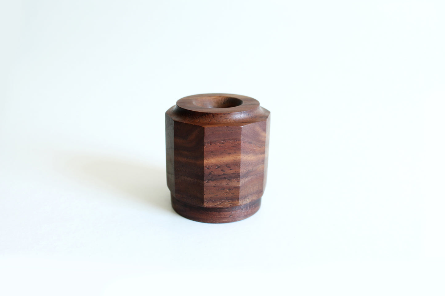 Walnut pen holder half round detail view
